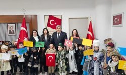 Afyonlu miniklerden tarihi canlandırma: Duygu dolu gösteriye Müdür Sünnetci'den tam puan