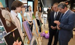 Dinar’da öğrencilerden sanat şöleni: El emeği göz nuru çalışmalar büyük ilgi gördü