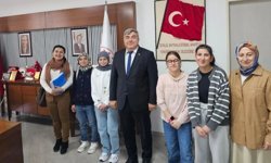 Helsinki’de staj yapan özel eğitim öğrencilerinden Müdür Sünnetci’ye ziyaret