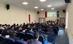 Afyon’da jandarmadan öğrencilere bağımlılıkla mücadele eğitimi