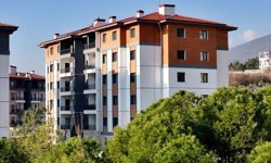 TOKİ piyasanın yarı fiyatına kiralık daire veriyor: Hangi şehirlerde uygulanacak, başvuru şartları ne?