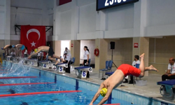 Afyonkarahisar Uluslararası Yüzme Organizasyonuna Ev Sahipliği Yaptı: 280 Sporcu Kıyasıya Yarıştı