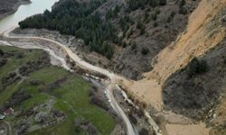 Afyon’da Aşırı Yağışlar Toprağı Kaydırdı: Baraj Yolunda Heyelan Paniği