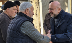 Başkan Şahin Eşrefpaşa Mahallesi’nde Vatandaşın Nabzını Tuttu: Trafo ve Pazar Yeri İçin Kritik Talimat