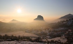 Karahisar Kalesi Sisler İçinde: Afyon’da Masalsı Gün Doğumu