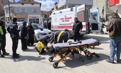 Afyon’da Trafik Kazası: Karşıdan Karşıya Geçen Yayaya Otomobil Çarptı