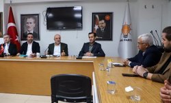 AK Parti Afyonkarahisar’da Yeni Strateji Dönemi: AK Parti Teşkilatı Prof. Dr. Fikret Yaman ile İstişarede Bulundu