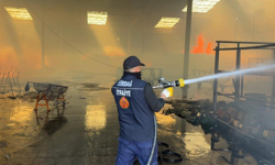 Afyonkarahisar’da fabrika yangını kontrol altına alındı