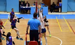 Afyon’da Voleybol Şöleni Başladı! Küçük Kızlar Türkiye Şampiyonası Bileti İçin Sahada