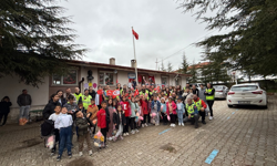 Afyonlu Motosikletçilerden Köy Okuluna Unutulmaz Sürpriz