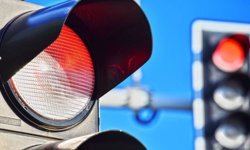 O şehirde kırmızı ışık rekoru kırıldı: Sadece 43 günde kesilen ceza dudak uçuklattı