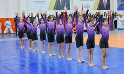 Sandıklı’da 19 Mayıs coşkusu: Öğrencilerin gösterileri büyük alkış aldı