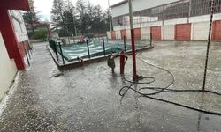 Afyon'un o ilçesinde hayat durdu! Vatandaşlar kaçacak yer aradı