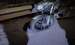 Kontrolden çıkan motosiklet devrildi: Sürücü yaralandı