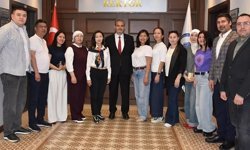 AFSÜ’de Türk Dünyası buluşması: Kazak öğrenciler eğitim programını tamamladı