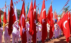 Afyonkarahisar’da 19 Mayıs Gururu: Kocatepe Parkı’nda Resmi Çelenk Sunma Töreni Gerçekleştirildi!