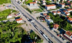 Konya-Afyonkarahisar Karayolunda Bayram Dönüşü Yoğunluğu: Metrelerce Kuyruk Oluştu!