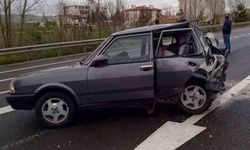 Feci kaza: Minibüs park halindeki otomobile çarptı, 3 kişi hayatını kaybetti!
