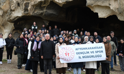 Frig Vadisi’nde Dev Organizasyon: 200 Genç Ayazini’de Sağlık İçin Yürüdü