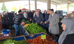 CHP Heyeti Ataköy Semt Pazarı’nda: "Çözüm Cumhuriyet Halk Partisi’nde"