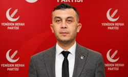 Yeniden Refah'tan Protokole 'Seviye' Uyarısı: "Ortaokul Öğrencileri Gibi Tartışmayı Bırakın!"