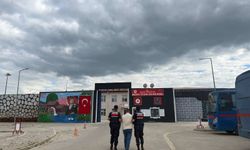 Bolvadin’de Jandarmadan Kaçamadı: 10 Yıl Hapis Cezası Bulunan Firari Kıskıvrak Yakalandı!