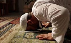 Kurban kestikten sonra hangi namaz kılınır? Kurban şükür namazı nasıl kılınır, kaç rekat? Kurban namazı zorunlu mudur?
