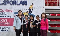 Yunus Emre Ortaokulu öğrencilerinden büyük başarı: Floor Curling’de Türkiye üçüncülüğü