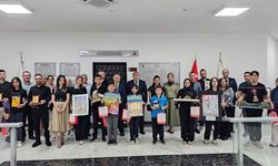 Afyon'da “Dilimizin Zenginlikleri” projesinde başarılı olan öğrenciler ödüllendirildi
