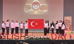 Afyon’da yabancı dil festivali öğrencileri aynı sahnede buluşturdu