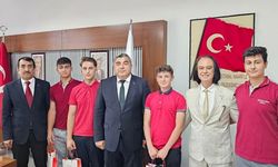 ErasmusPro ile Viyana’dan dönen öğrenciler deneyimlerini Müdür Sünnetci ile paylaştı