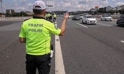 Sakarya'da Trafikte Savcı ile Minibüs Şoförü Birbirine Girdi: Başsavcılık Soruşturma Başlattı!