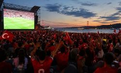 Meydanlarda milli maç izlemek neden yasaklandı? Türkiye Paraguay maçı meydanlarda izlenecek mi?