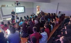 Değirmenayvalı’da eTwinning ve TÜBİTAK İş Birliği: Öğrencilere "Finansal Okuryazarlık" Eğitimi!