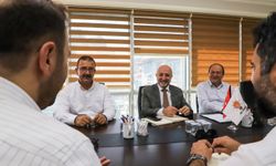 AK Parti Afyonkarahisar’da Kritik "Vefa" Zirvesi: Başkan Turgay Şahin "Teşkilat Uzmanları" İle Yeni Stratejisini Çizdi