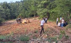 Tankerin tekeri çukura düşünce facia kaçınılmaz oldu: Traktörün altında kalan talihsiz adam kurtarılamadı!