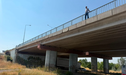 Üst Geçitte Hareketli Dakikalar: Eskişehir-Afyonkarahisar Yolu Bir Süre Trafiğe Kapatıldı!