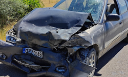 Isparta-Afyon yolunda korkutan kaza! İki araç hurdaya döndü, 1 kişi hastaneye kaldırıldı