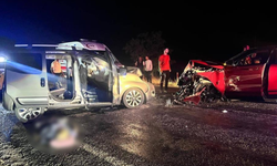 Afyonkarahisar'da geceyi kana bulayan kaza! Kafa kafaya çarpışmada 2 kişi hayatını kaybetti
