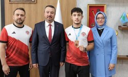 Sandıklı'nın gururu Muhammed Seyfi Özen'den Başkan Öztaş'a anlamlı ziyaret