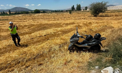Emirdağ'da korkutan kaza: Motosiklet araziye devrildi, yaralılar var