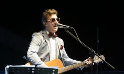 Şuhut’ta Zafer Coşkusu Tavan Yaptı! Ayna Grubu Açık Hava Konserinde Unutulmaz Bir Gece Yaşattı