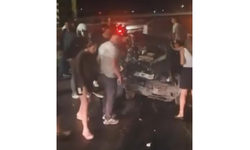 Afyonkarahisar’da astsubayları taşıyan otomobil bariyerlere çarptı: 3 kişi yaralandı!