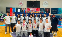 Afyonkarahisar’daki judo şampiyonasında Manisa BBSK’dan dört madalyalı başarı