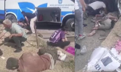 Midibüs İle Kamyon Çarpıştı: 2 Ölü, 25 Yaralı