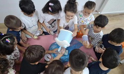 Bolvadinli öğrenciler harçlıklarını yetim kardeşleri için biriktirdi