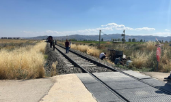 Afyon'da acı kaza: Tren pat pata çarptı, ölü ve yaralılar var!