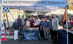 AK Parti Merkez İlçe Teşkilatı Harbiş pazarında vatandaşla bir arada