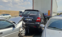 Afyonkarahisar’daki zincirleme kazanın detayları belli oldu! Anız yangını 13 aracı birbirine kattı