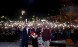 Sandıklı’da festival coşkusu: Zakkum şarkılarıyla geceye damga vurdu